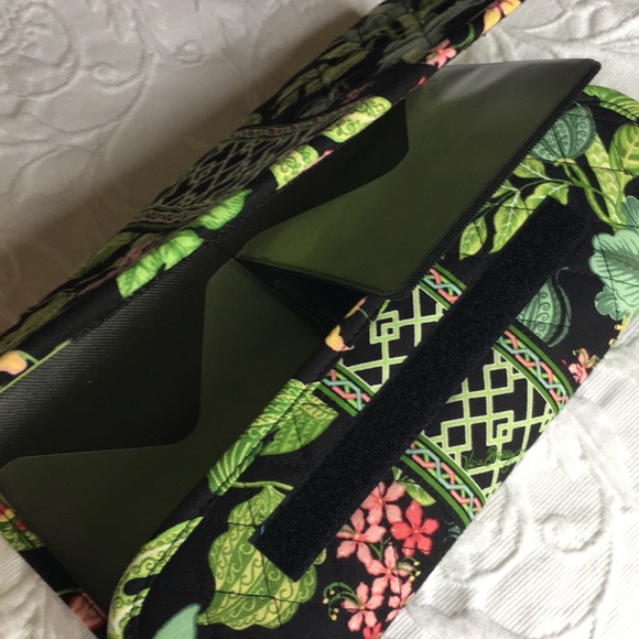 Vera Bradley DVD/CD case - Picture 2 of 3